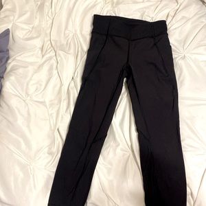 lululemon black capri leggings size 6